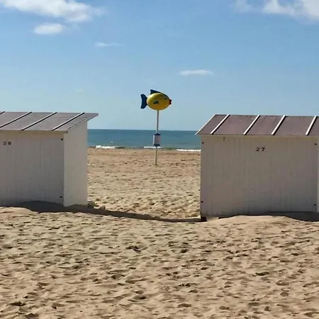 In Mariakerke With Stunning Sea View アパート オステンド